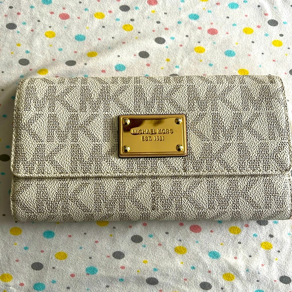 Michael Kors wallet